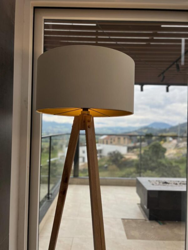 Lampara Piso De Madera - Imagen 2